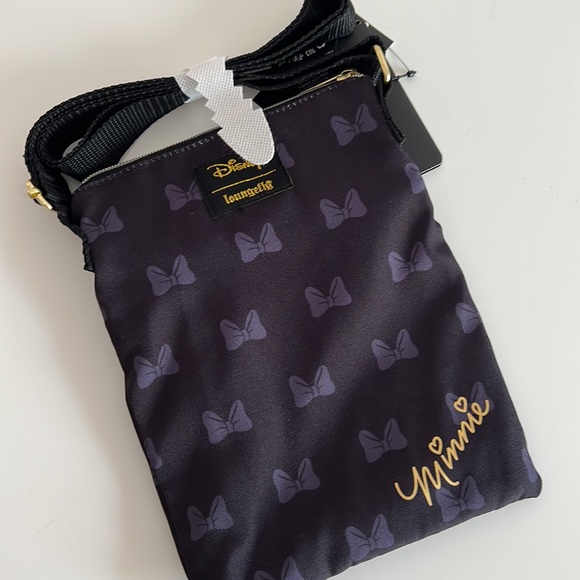 NWT Loungefly Disney Minnie Mouse Gold and Black Passport Crossbody Bag - Picture 4 of 5